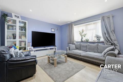 3 bedroom semi-detached house for sale, Wallace Road, Grays, RM17