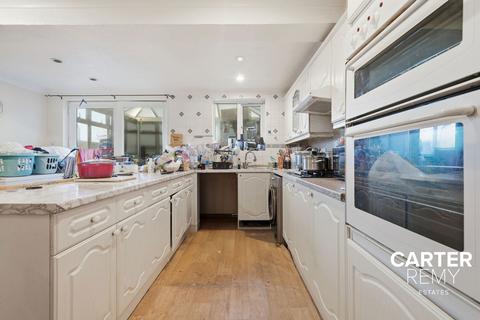 3 bedroom semi-detached house for sale, Wallace Road, Grays, RM17