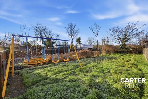 3 bedroom semi-detached house for sale, Wallace Road, Grays, RM17
