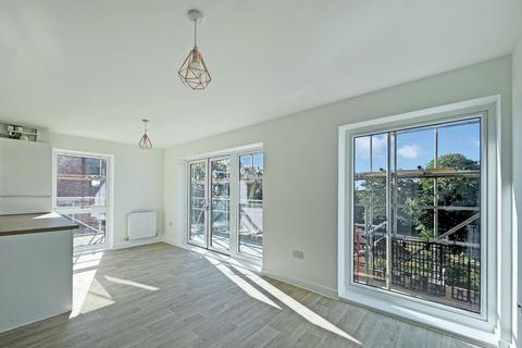 2 bedroom apartment for sale, Sir John Fogge Avenue, Ashford TN23 3TJ