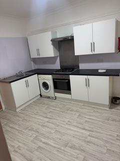 3 bedroom apartment to rent, Hickling Road, Ilford IG1