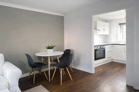 2 bedroom flat to rent, Restalrig Drive, Edinburgh EH7