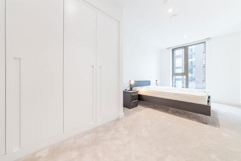 2 bedroom flat to rent, Admiralty Avenue, London E16