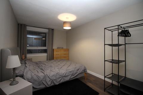 2 bedroom flat to rent, Glenbervie Road, Grangemouth, Falkirk, FK3