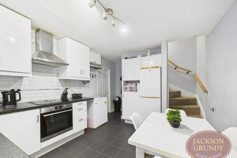 4 bedroom end of terrace house for sale, Dore Close, The Maltings, NN3 8PZ