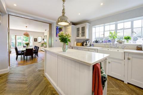 4 bedroom detached house for sale, Northway, NW11