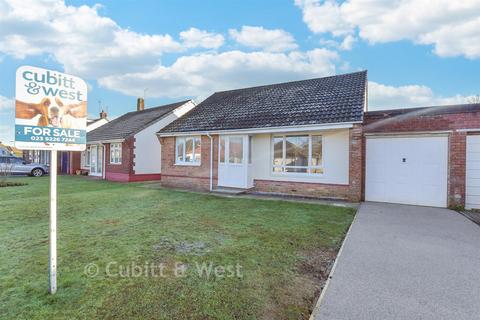 2 bedroom detached bungalow for sale, Cotwell Avenue, Waterlooville, Hampshire
