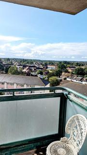 2 bedroom flat to rent, Stratfield Road, Borehamwood WD6
