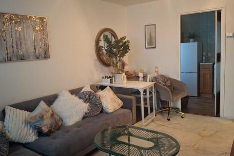 2 bedroom flat to rent, Stratfield Road, Borehamwood WD6