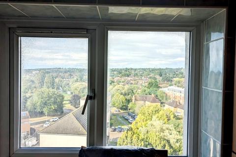 2 bedroom flat to rent, Stratfield Road, Borehamwood WD6