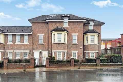 2 bedroom flat for sale, Hampshire Court, Brent Street, Hendon NW4