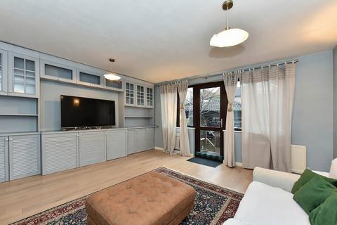 undefined, Rotterdam Drive, London, E14 3JA, London, E14