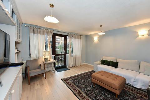 undefined, Rotterdam Drive, London, E14 3JA, London, E14