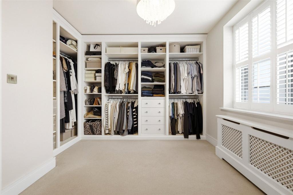 Bedroom 2/Dressing R