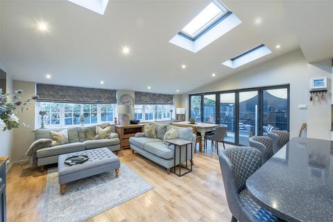 4 bedroom detached house for sale, Dacre Crescent, Kimpton