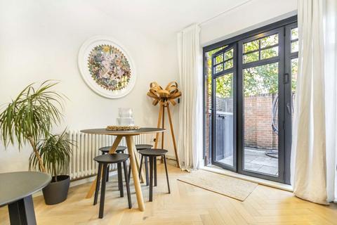 1 bedroom flat to rent, The Broadway, Thames Ditton KT7