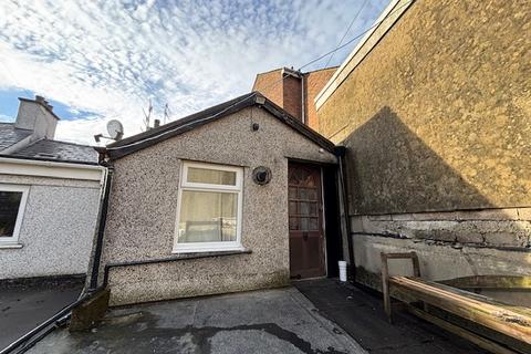 undefined, High Street, Bethesda LL57