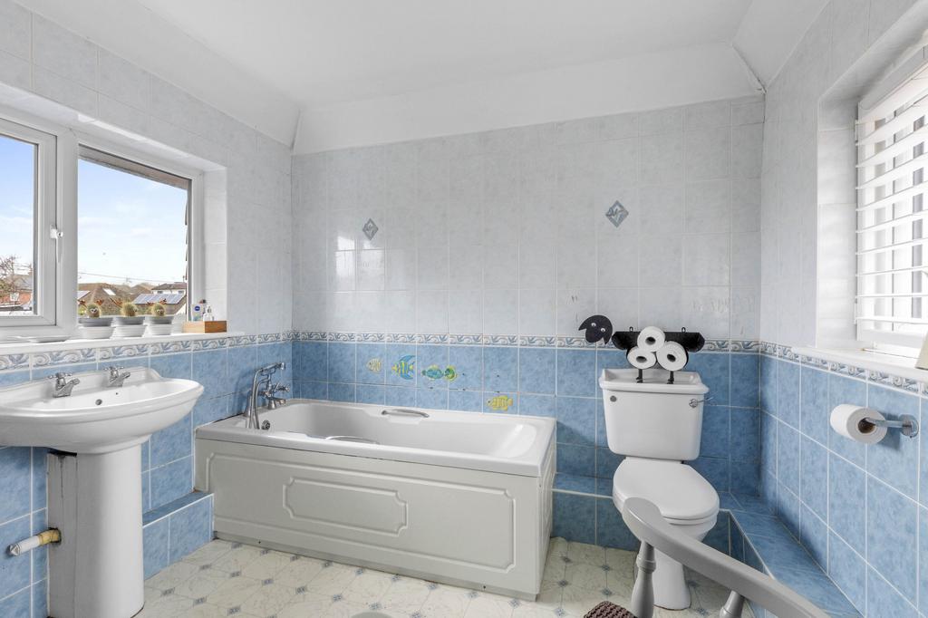 15 Blind Lane, SL8 5 TN (LOW RES)-17