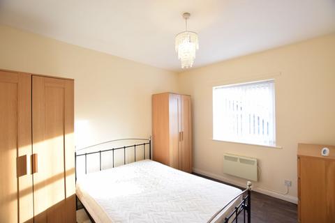 2 bedroom flat to rent, Kells Lane, Gateshead, NE9
