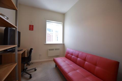 2 bedroom flat to rent, Kells Lane, Gateshead, NE9