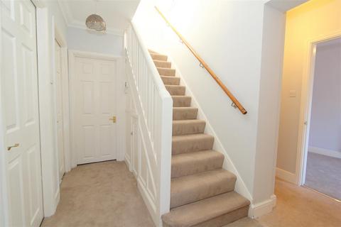 undefined, Oaks Way, Carshalton SM5