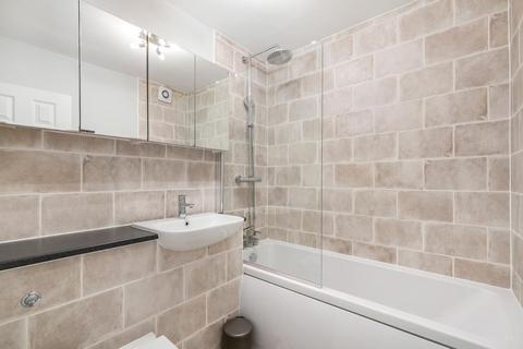 1 bedroom flat to rent, Barclay Road, Fulham, London, SW6