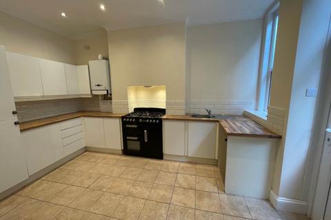 2 bedroom flat to rent, Highbury Parade, Weston-super-Mare, North Somerset