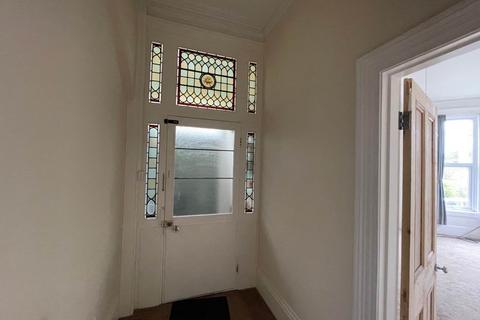 2 bedroom flat to rent, Highbury Parade, Weston-super-Mare, North Somerset