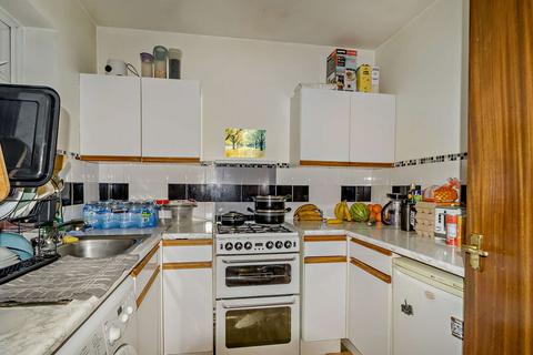 2 bedroom flat for sale, Quilter Close, Luton, LU3