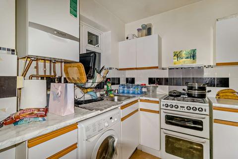 2 bedroom flat for sale, Quilter Close, Luton, LU3