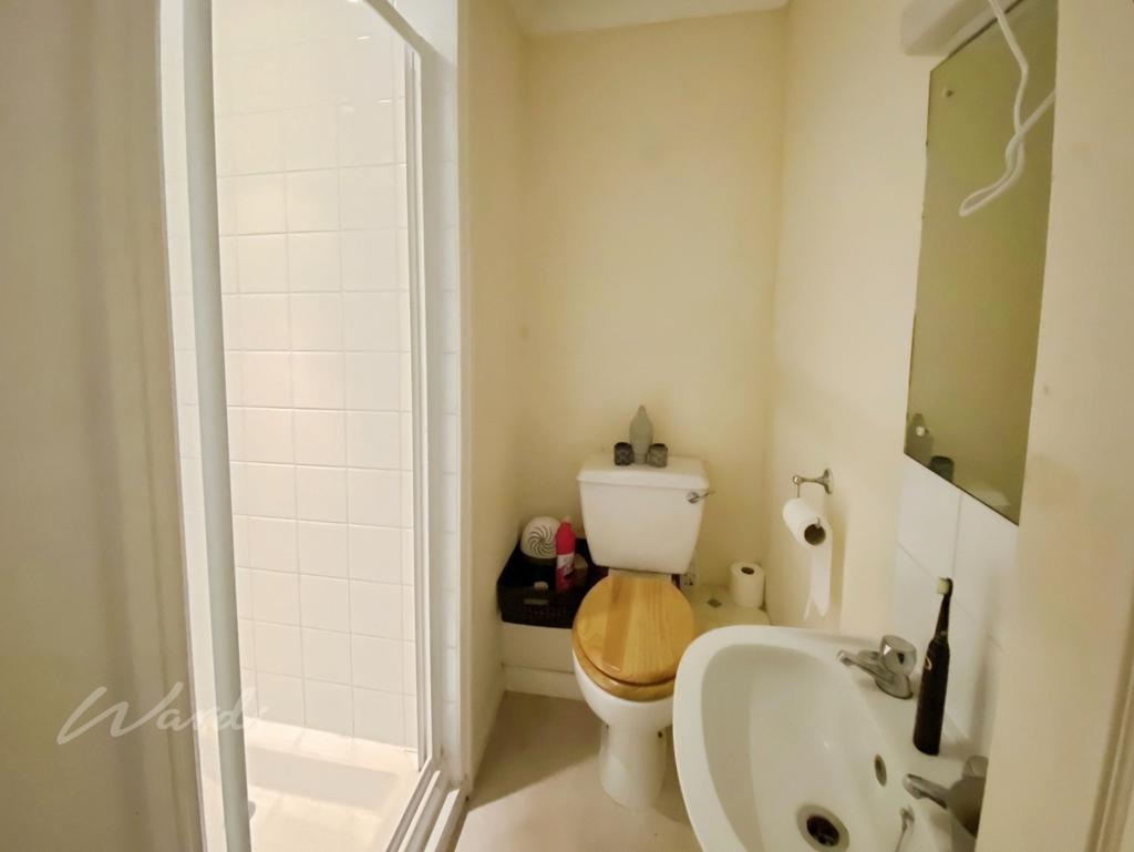 Castle shower