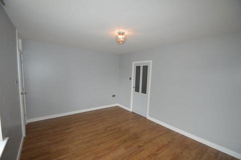 3 bedroom terraced house to rent, Bromley Lane, Kingswinford