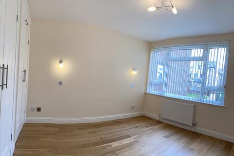 2 bedroom flat to rent, WD17 4QQ