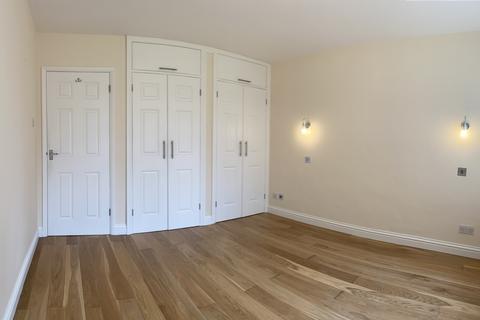 2 bedroom flat to rent, WD17 4QQ