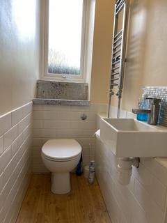2 bedroom flat to rent, WD17 4QQ