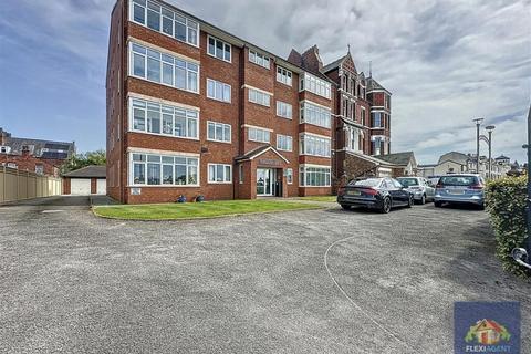 Washington Court, Southport PR8