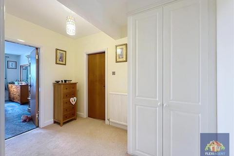 2 bedroom apartment for sale, Washington Court, Southport PR8