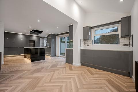 4 bedroom detached house for sale, Stunning Refurbed Family Home on Waltham Rise, LE13 1EJ