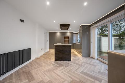 4 bedroom detached house for sale, Stunning Refurbed Family Home on Waltham Rise, LE13 1EJ