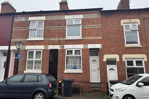 3 bedroom terraced house to rent, Worthington Street, Leicester LE2