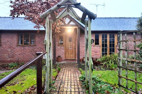 2 bedroom bungalow to rent, Hanbury Green, Shobdon