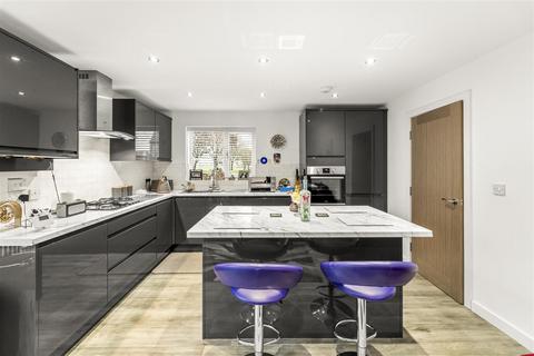 4 bedroom detached house for sale, Wendover Road, Manchester