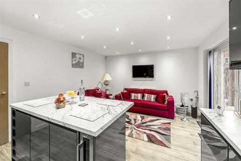 4 bedroom detached house for sale, Wendover Road, Manchester