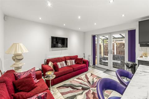 4 bedroom detached house for sale, Wendover Road, Manchester