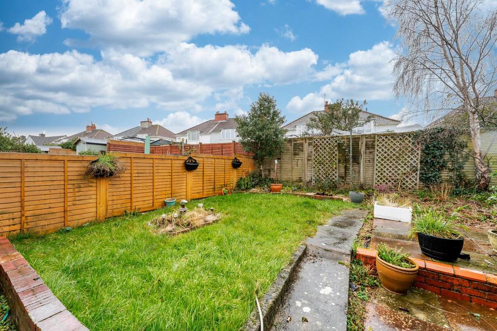 31 Heathgate, Yatton, BS49 4 DY 49.jpeg