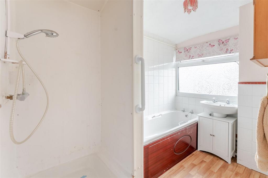 31 Heathgate, Yatton, BS49 4 DY 25.jpg