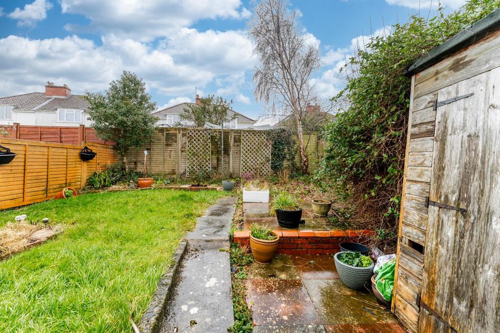 31 Heathgate, Yatton, BS49 4 DY 51.jpeg