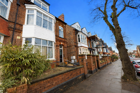 1 bedroom bedsit to rent, Hinckley Road, Flat 2, Leicester LE3
