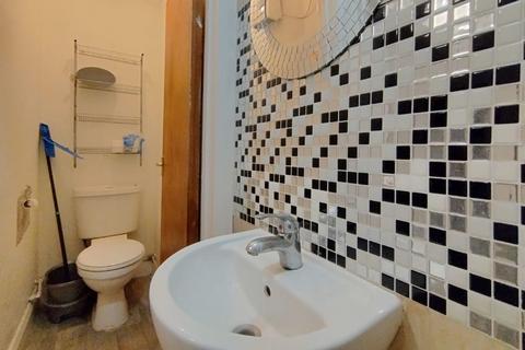 undefined, Flat A, 278 Hanworth Road, Hounslow, Middlesex, TW3 3TY