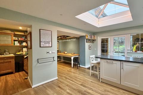 4 bedroom end of terrace house for sale, Croft Cottages, Croft Road, Ipplepen, Newton abbot